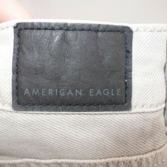 NEW American Eagle High Rise Mom Jeans Ripped Distressed Gray 6 Short - Picture 10 of 11